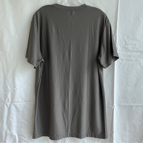 Duluth Trading co gray tee men’s size L, honeycomb knit activewear relaxed fit - Picture 2 of 5